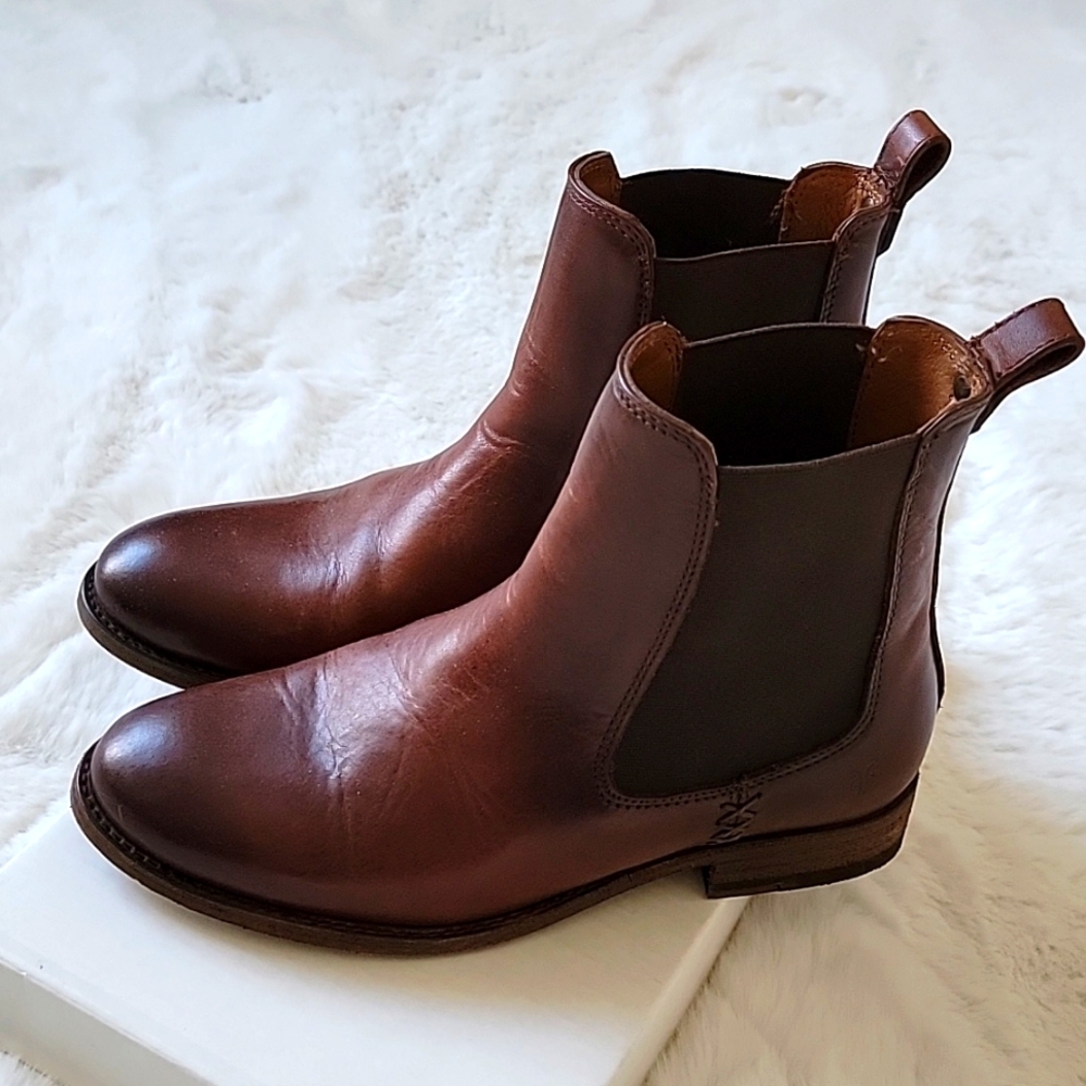 Frye Melissa Chelsea Boots Cognac